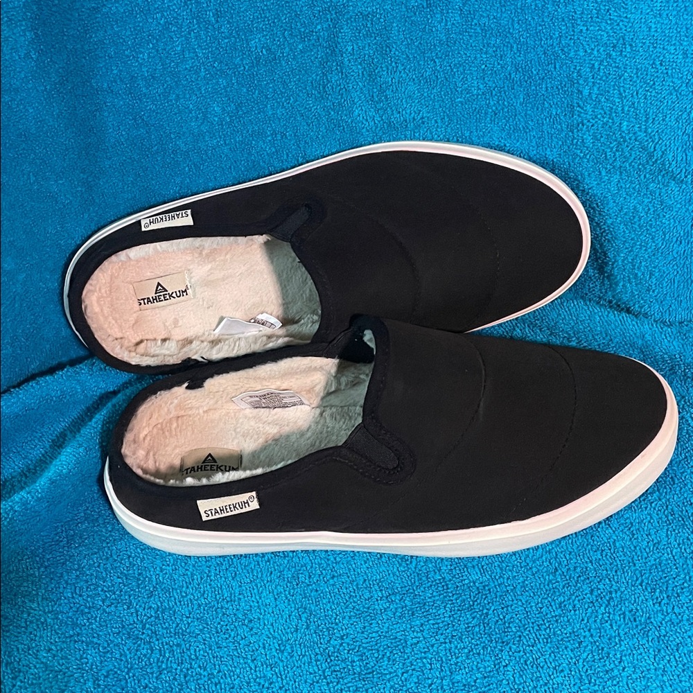 Staheekum Women’s Mule Sneaker Slippers Size 8